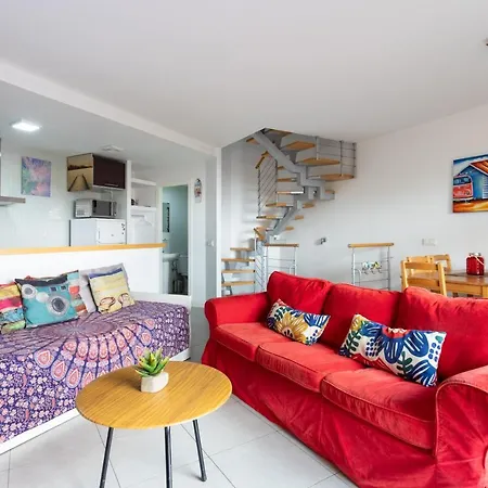 Blue Sea Apartment *
